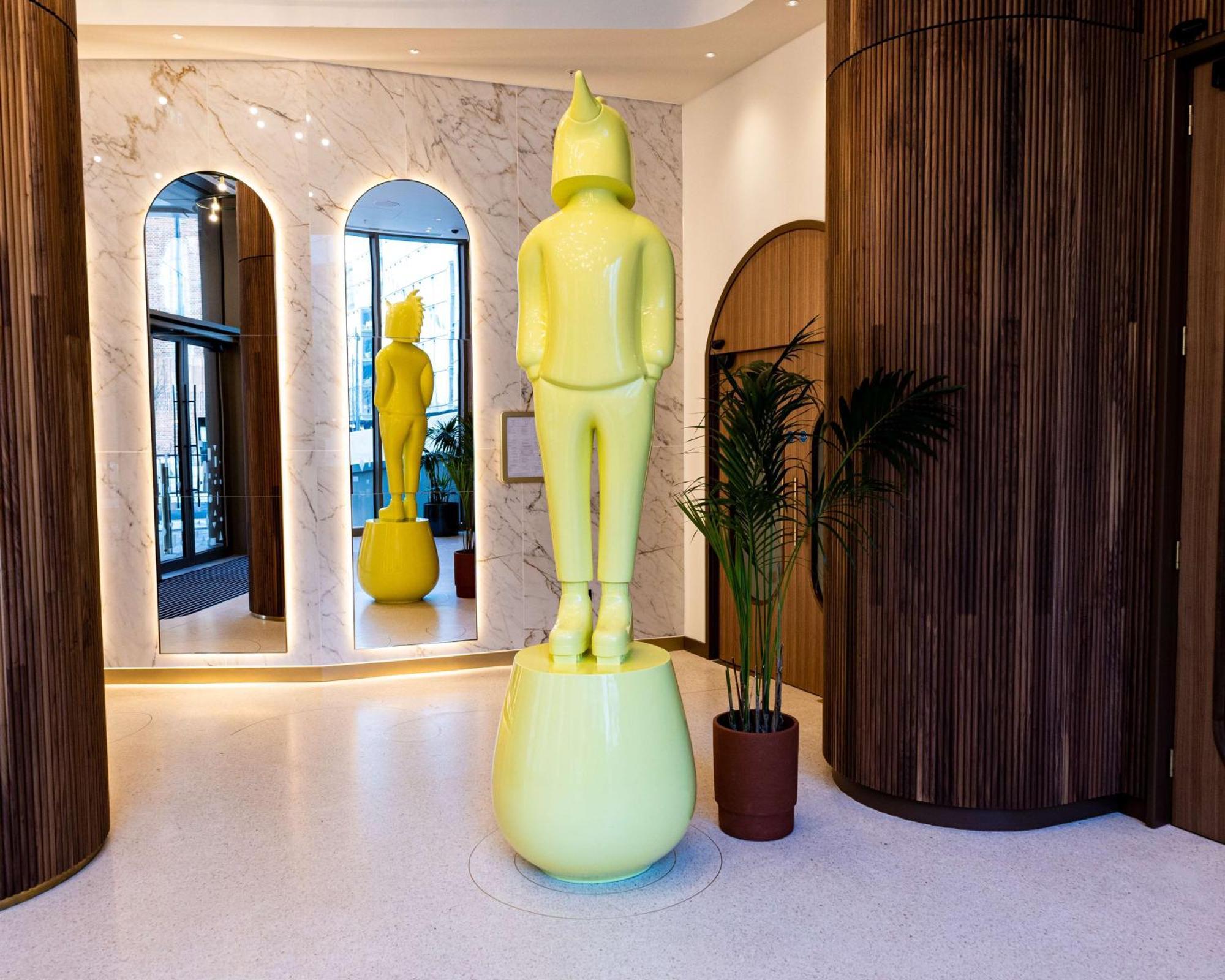 Art'Otel London Battersea Power Station, Powered By Radisson Hotels Extérieur photo The sculpture in 2019