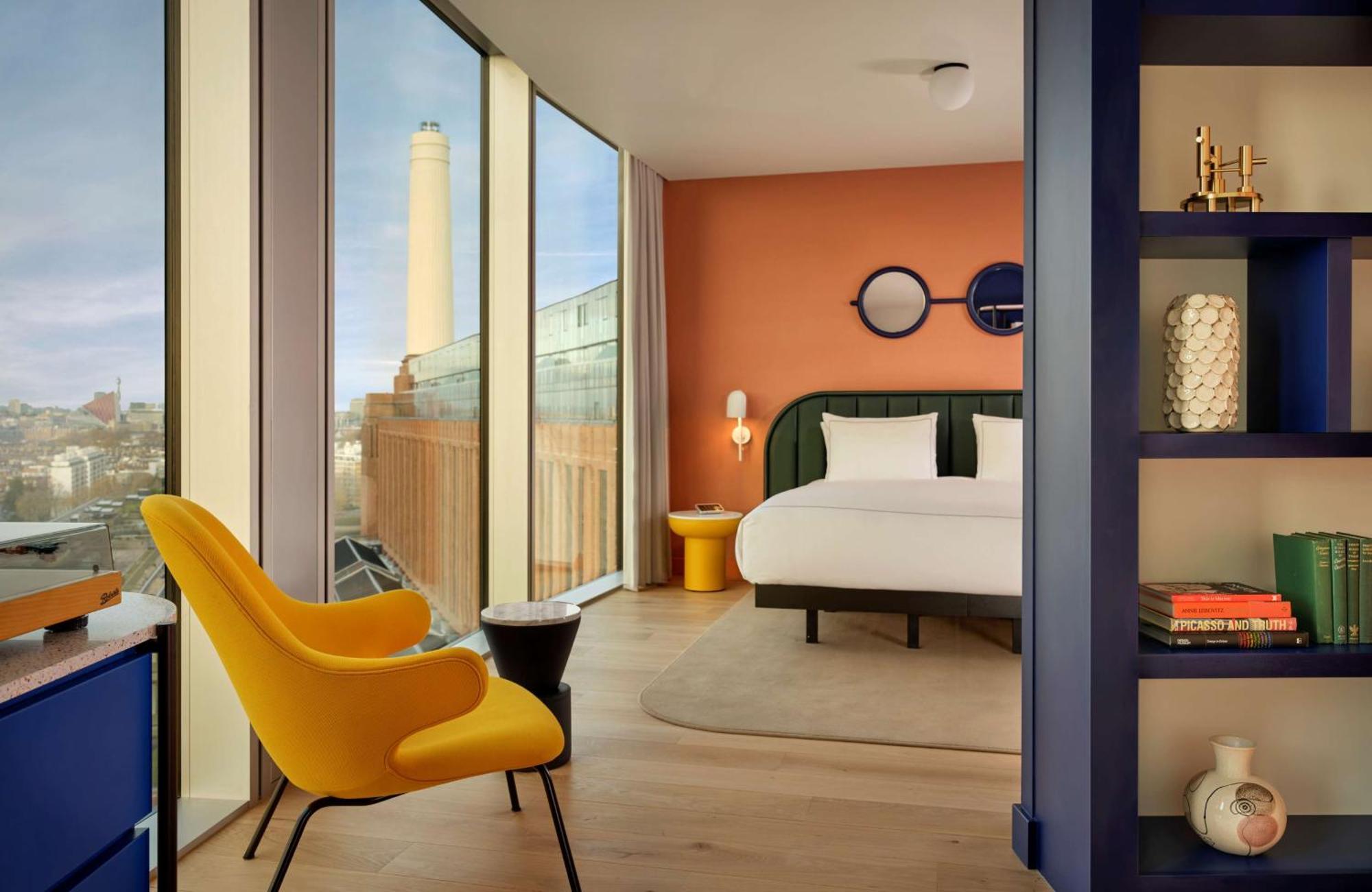 Art'Otel London Battersea Power Station, Powered By Radisson Hotels Extérieur photo A bedroom at the Standard London