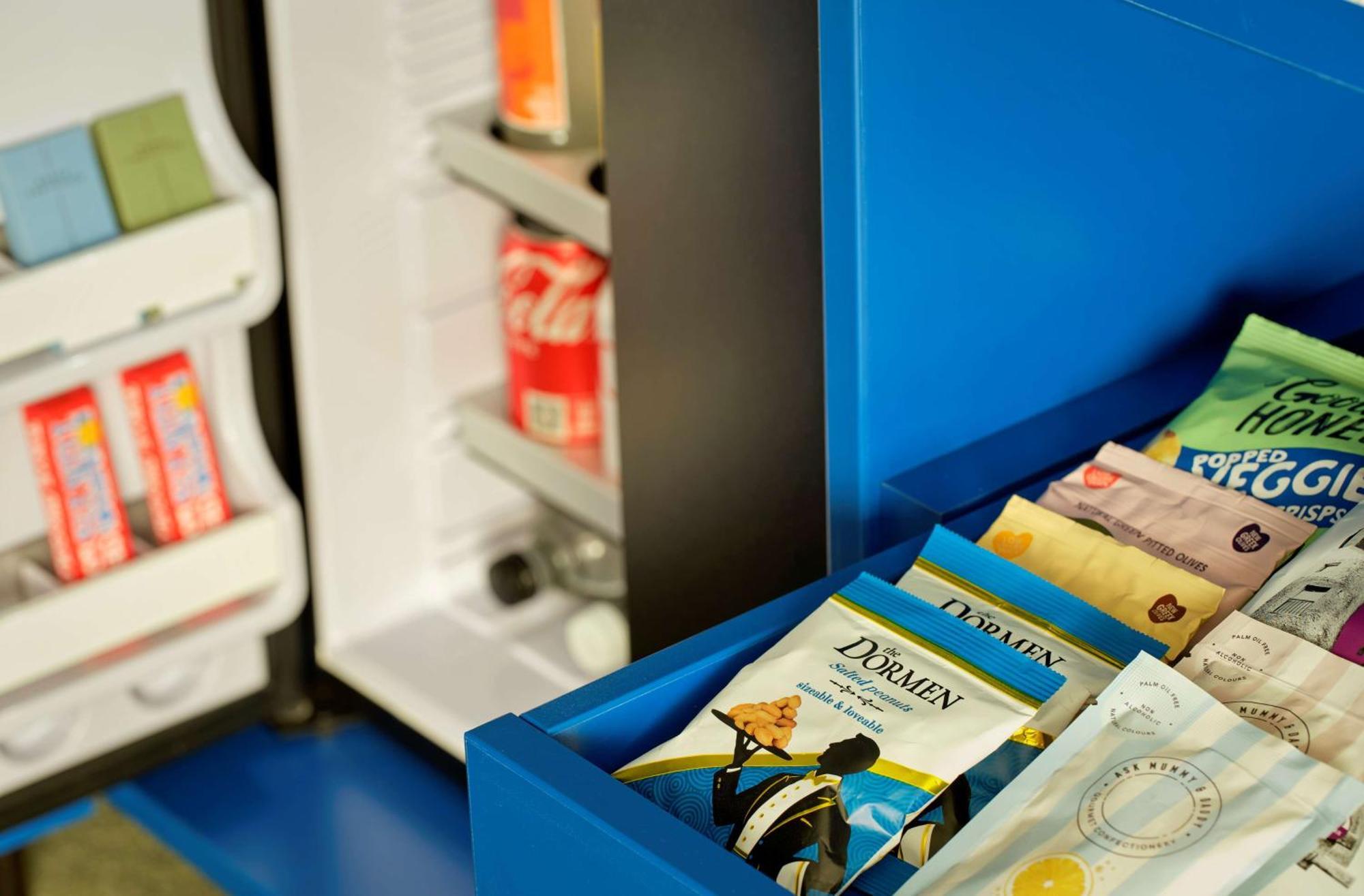 Art'Otel London Battersea Power Station, Powered By Radisson Hotels Extérieur photo A vending machine