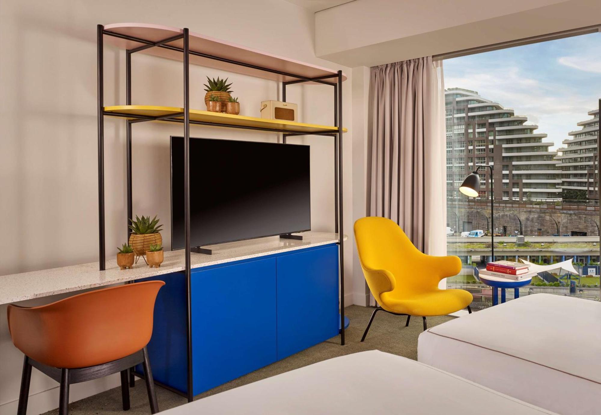 Art'Otel London Battersea Power Station, Powered By Radisson Hotels Extérieur photo A room at the hotel