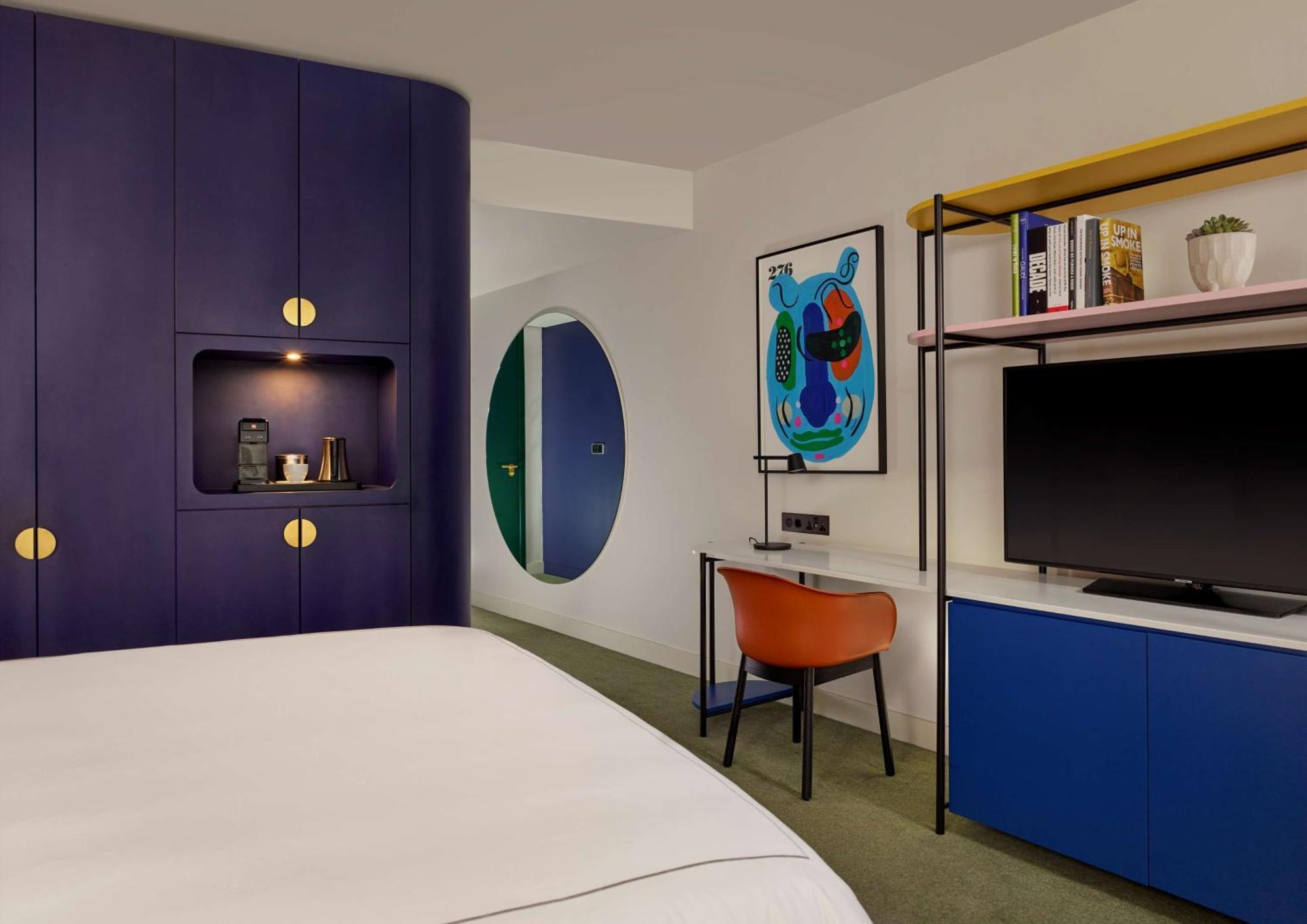 Art'Otel London Battersea Power Station, Powered By Radisson Hotels Extérieur photo A room at the Standard London