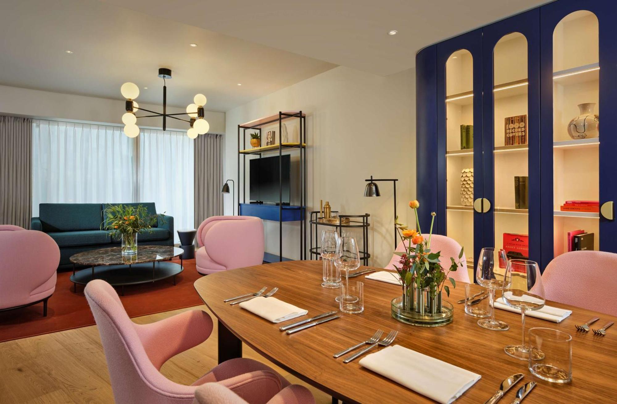 Art'Otel London Battersea Power Station, Powered By Radisson Hotels Extérieur photo A suite at the hotel