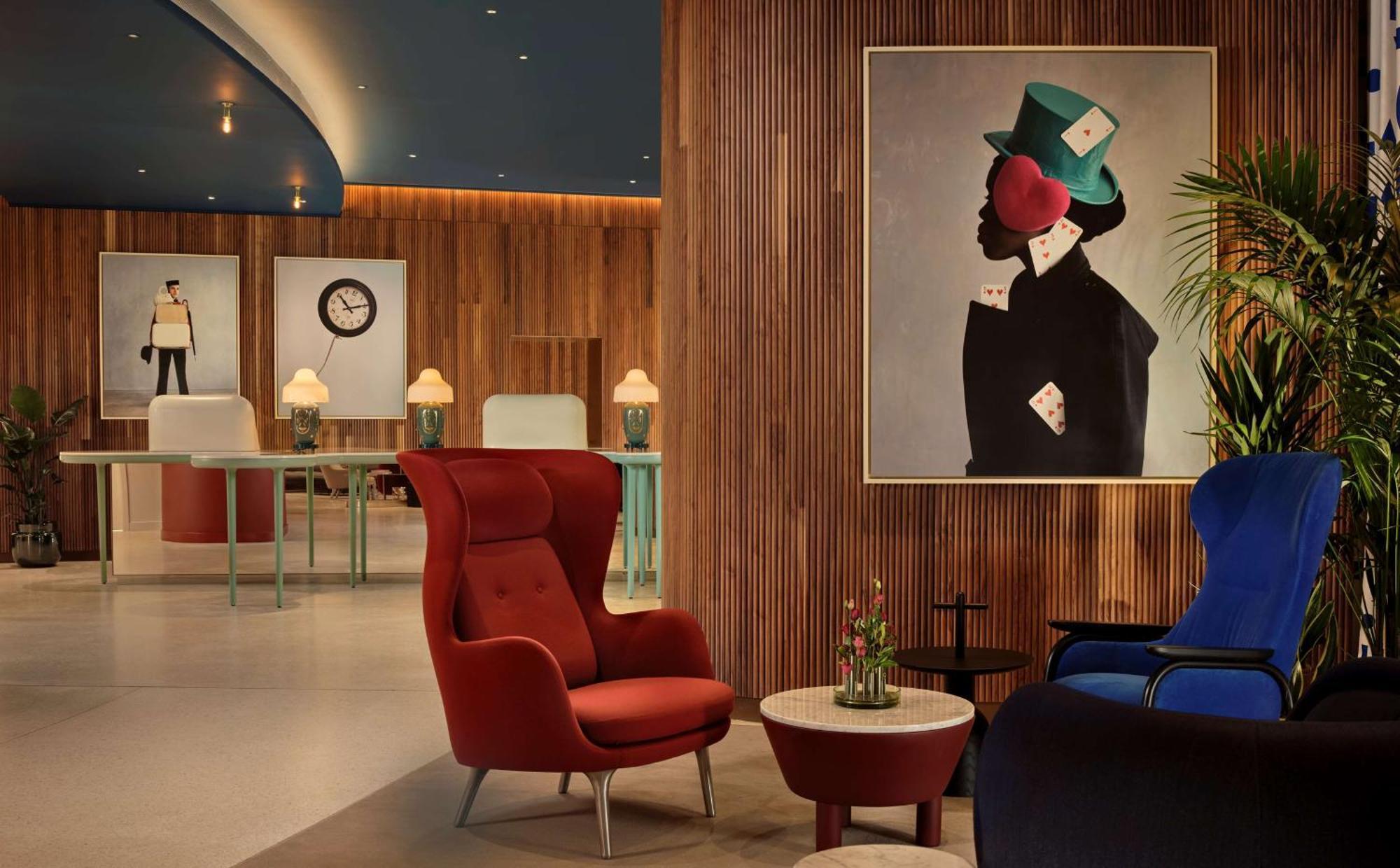Art'Otel London Battersea Power Station, Powered By Radisson Hotels Extérieur photo The lobby of the hotel